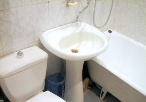Установка раковины тюльпан в ванной в Курске
